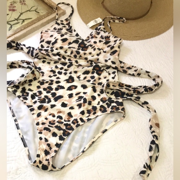 NWT Aerie Leopard Wrap One Piece Swimsuit - Picture 6 of 16